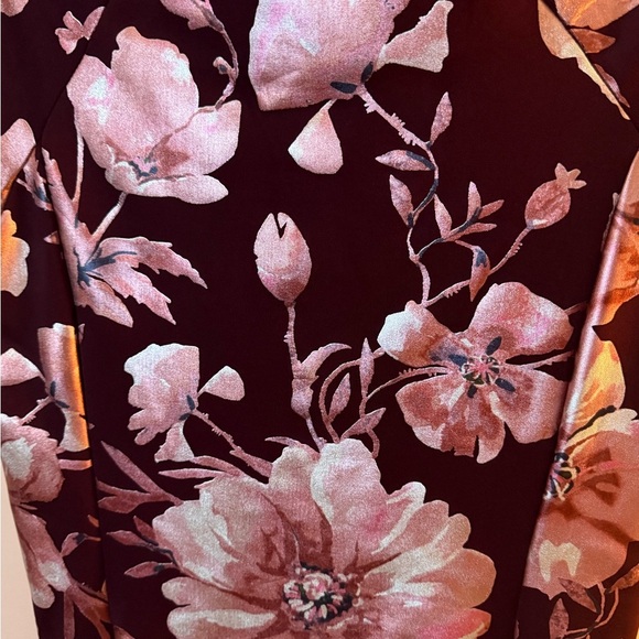 Floral Print Cap Sleeve Midi Dress in Purple with Pink Blooms - Picture 3 of 5